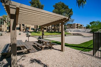 The vistas apartment homes outdoor bbq's